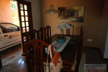 Casa &agrave; venda - 302m&sup2; - Centro