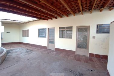 Casa para alugar - 70m&sup2; - Centro