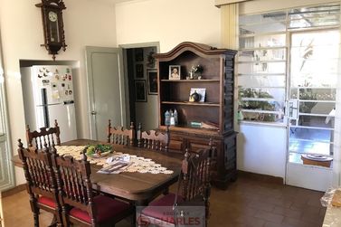 Casa &agrave; venda - 296m&sup2; - Centro