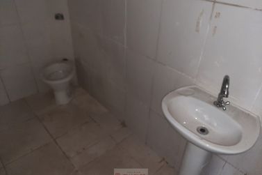 Sal&atilde;o Comercial para alugar - 335m&sup2; - Centro