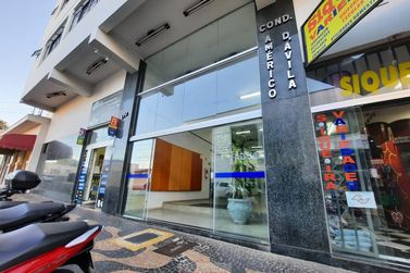 Sal&atilde;o Comercial para alugar - 30m&sup2; - Centro