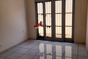 Casa &agrave; venda - 10m&sup2; - Centro