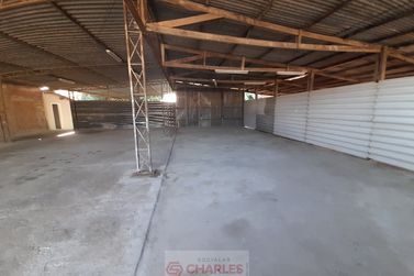 Sal&atilde;o Comercial para alugar - 300m&sup2; - Centro