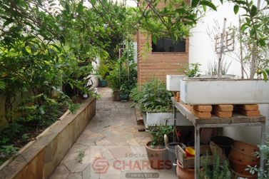 Casa &agrave; venda - 330m&sup2; - Centro