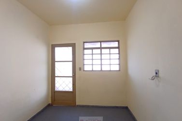 Casa para alugar - 70m&sup2; - Centro