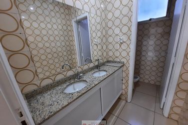 Sal&atilde;o Comercial &agrave; venda - 180m&sup2; - Centro