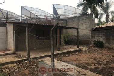 S&iacute;tio &agrave; venda - 390m&sup2; - Centro