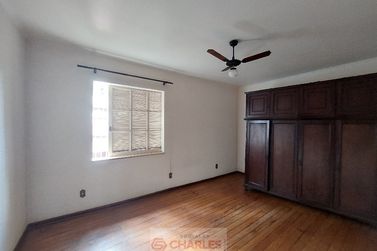 Casa &agrave; venda - 246m&sup2; - Centro