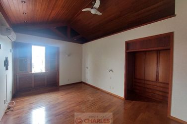 Casa para alugar - 360m&sup2; - Centro
