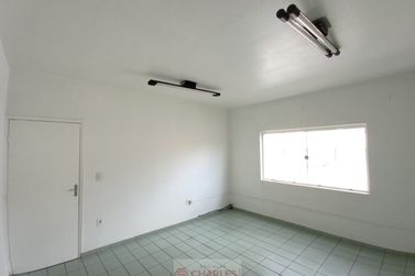 Sal&atilde;o Comercial para alugar - 50m&sup2; - Centro