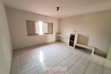 Casa &agrave; venda - 444m&sup2; - Centro