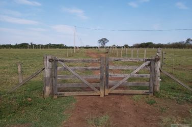 S&iacute;tio &agrave; venda - 10m&sup2; - Centro