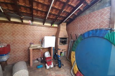Casa &agrave; venda - 100m&sup2; - Centro