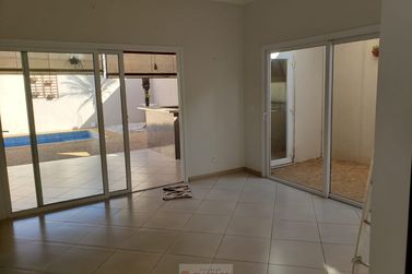 Casa &agrave; venda - 234m&sup2; - Centro