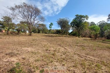 S&iacute;tio &agrave; venda - 10m&sup2; - Centro