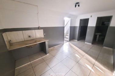 Sal&atilde;o Comercial para alugar - 194m&sup2; - Centro