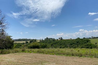 S&iacute;tio &agrave; venda - 84000m&sup2; - Centro