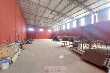 Sal&atilde;o Comercial para alugar - 604m&sup2; - Centro