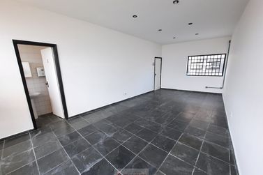 Sal&atilde;o Comercial para alugar - 10m&sup2; - Centro