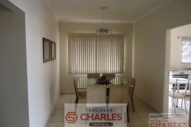 Casa &agrave; venda - 208m&sup2; - Centro