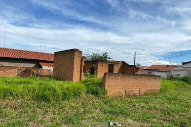 Terreno &agrave; venda - 10m&sup2; - Centro