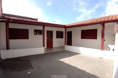 Casa para alugar - 77m&sup2; - Centro