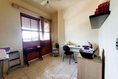Apartamento &agrave; venda - 131m&sup2; - Centro