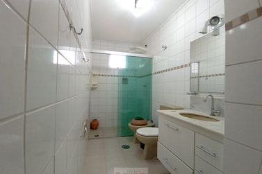 Apartamento para alugar - 130m&sup2; - Centro