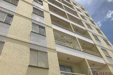 Apartamento &agrave; venda - 74m&sup2; - Centro