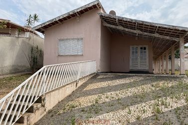 Casa &agrave; venda - 238m&sup2; - Centro
