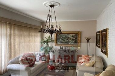 Casa &agrave; venda - 360m&sup2; - Centro