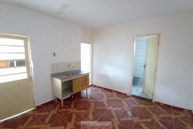 Casa para alugar - 60m&sup2; - Centro