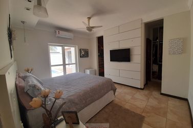 Casa &agrave; venda - 326m&sup2; - Centro