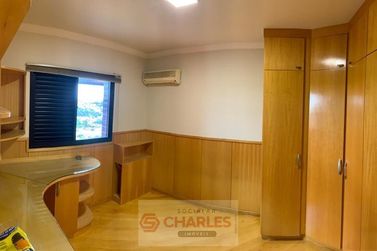 Apartamento &agrave; venda - 165m&sup2; - Centro