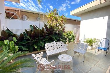Casa &agrave; venda - 356m&sup2; - Centro