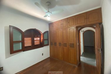 Casa &agrave; venda - 293m&sup2; - Centro