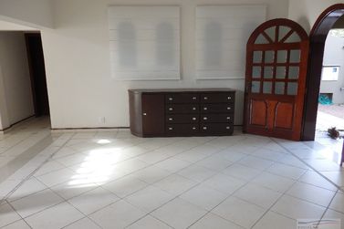 Casa &agrave; venda - 309m&sup2; - Centro
