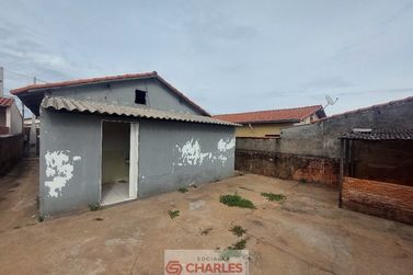 Terreno &agrave; venda - 84m&sup2; - Centro