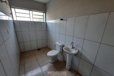 Sal&atilde;o Comercial para alugar - 182m&sup2; - Centro