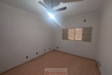 Casa para alugar - 231m&sup2; - Centro