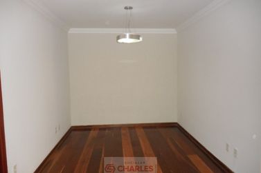 Apartamento &agrave; venda - 180m&sup2; - Centro