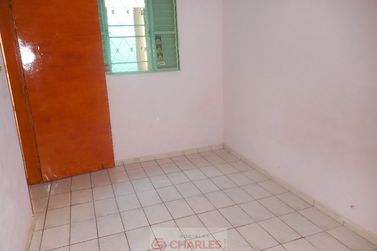 Casa para alugar - 10m&sup2; - Centro