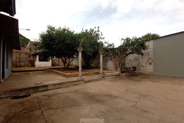 Casa para alugar - 292m&sup2; - Centro