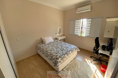 Casa &agrave; venda - 180m&sup2; - Centro