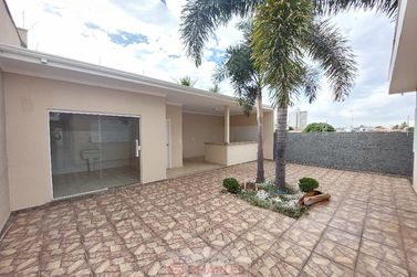Casa para alugar - 173m&sup2; - Centro