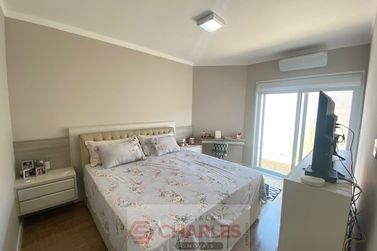 Casa &agrave; venda - 220m&sup2; - Centro