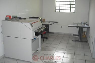 Sala Comercial &agrave; venda - 670m&sup2; - Centro