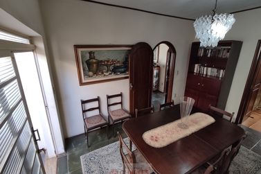 Casa &agrave; venda - 203m&sup2; - Centro