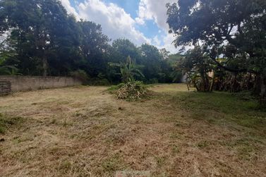 S&iacute;tio &agrave; venda - 10m&sup2; - Centro