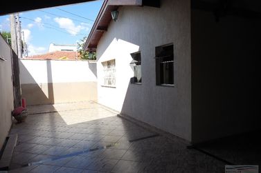 Casa &agrave; venda - 200m&sup2; - Centro